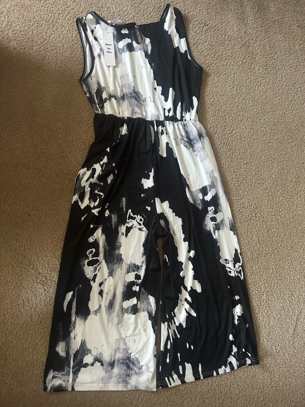 Sleeveless Black & White Abstract Maxi Dress